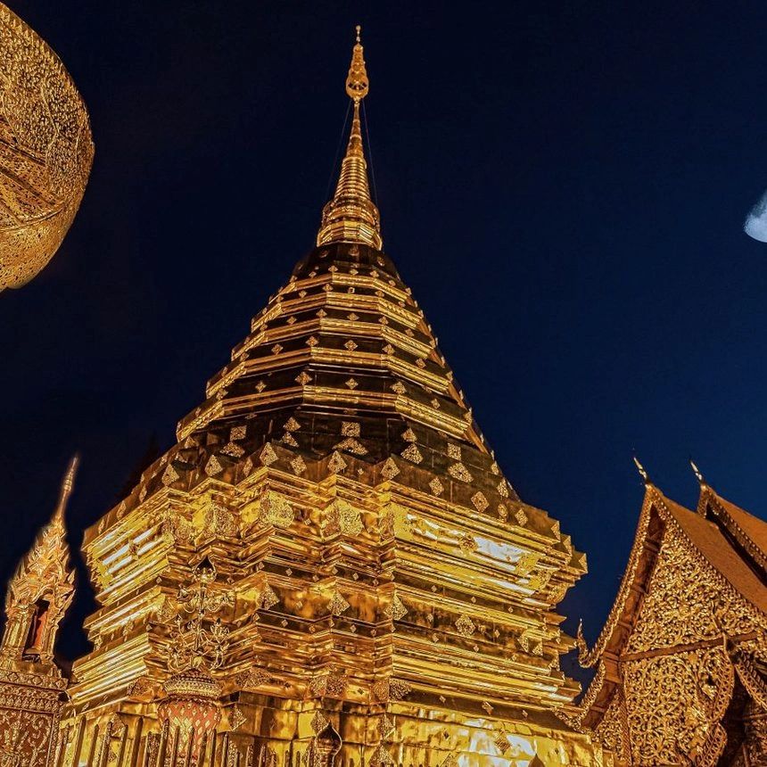 Templo Doi Suthep en la montaña sobre Chiang Mai
