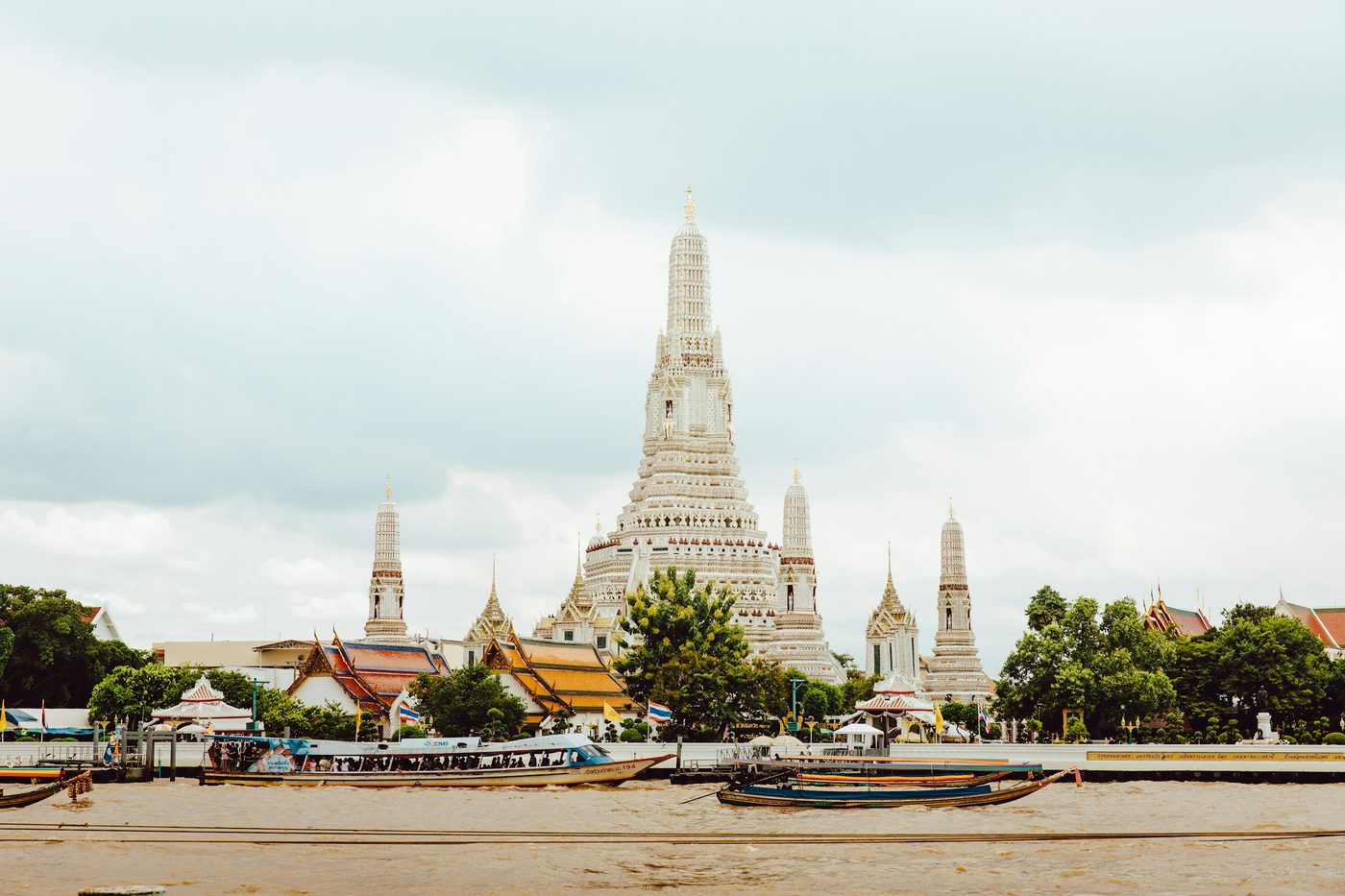 Templo Wat Arun a orillas del río Chao Phraya, en Bangkok
