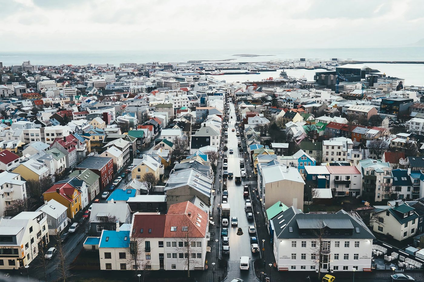 Vista aérea de Reikiavik con sus casas de techos de colores