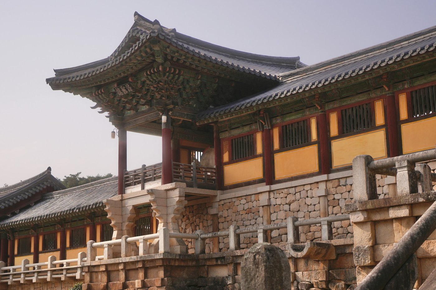 Arquitectura tradicional coreana de un templo budista en Gyeongju