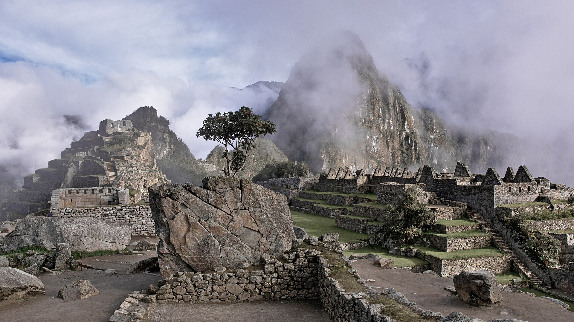 Terrazas y construcciones de la ciudadela inca