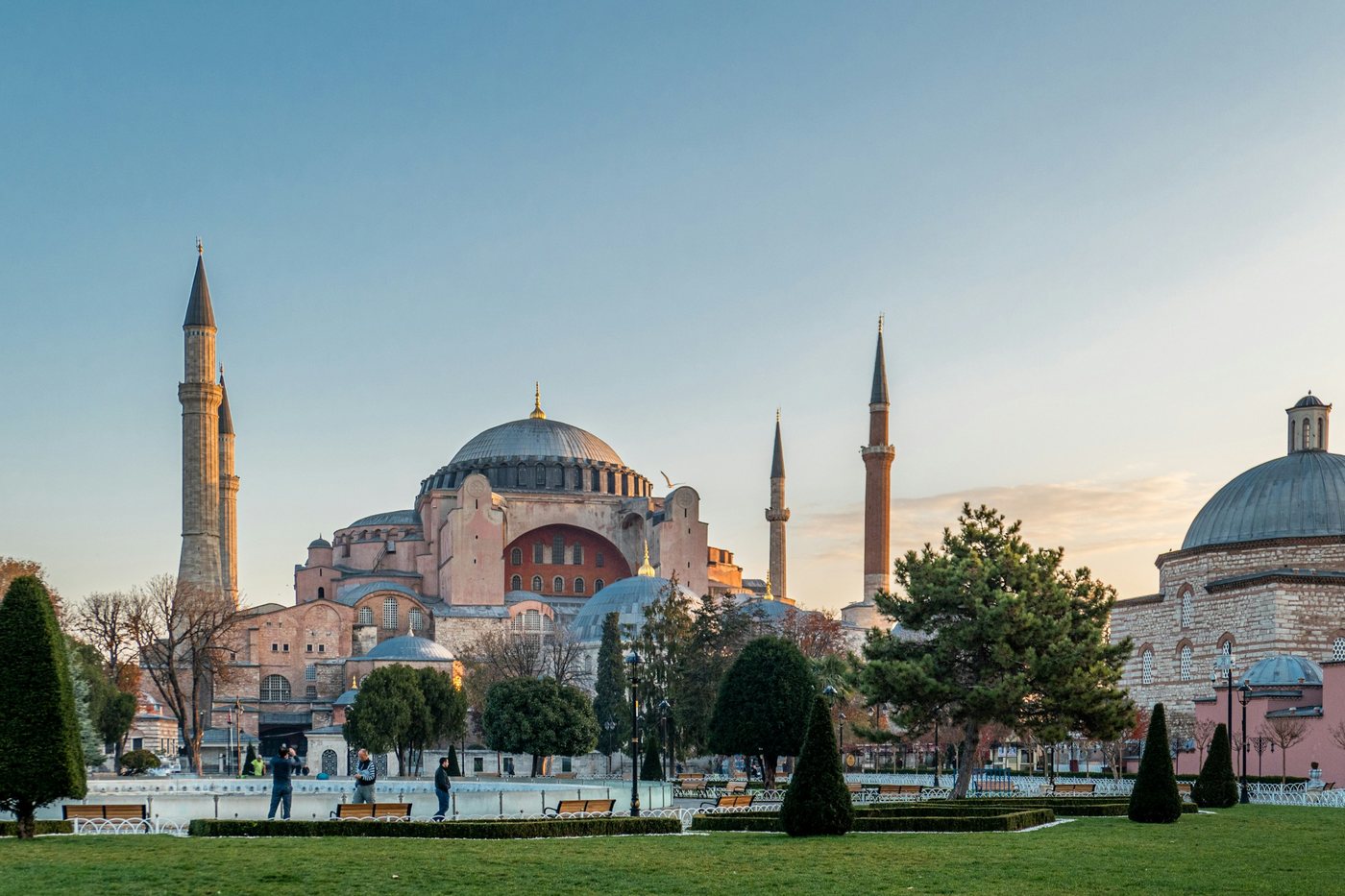 Santa Sofía de Estambul con su gran cúpula y minaretes