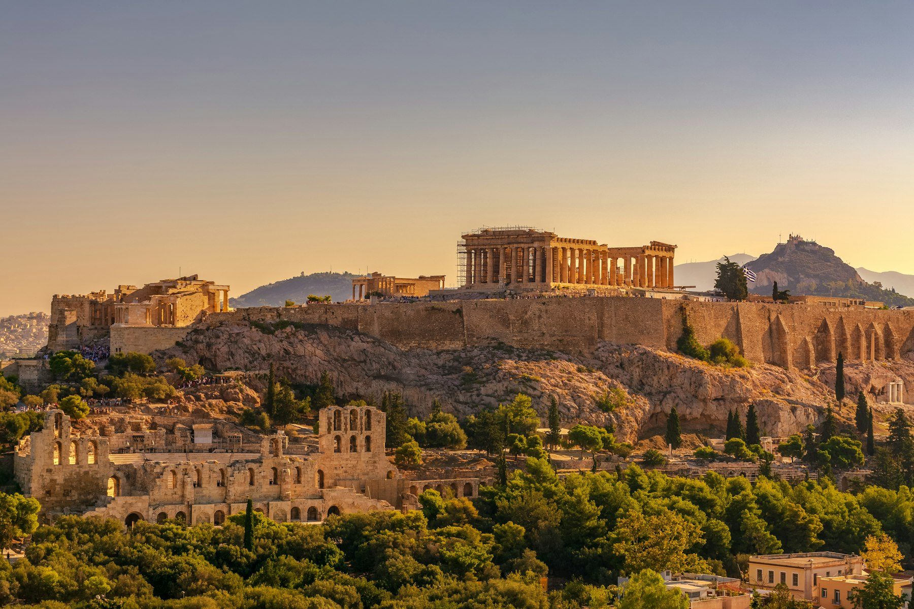 La Acrópolis de Atenas con el Partenón al atardecer