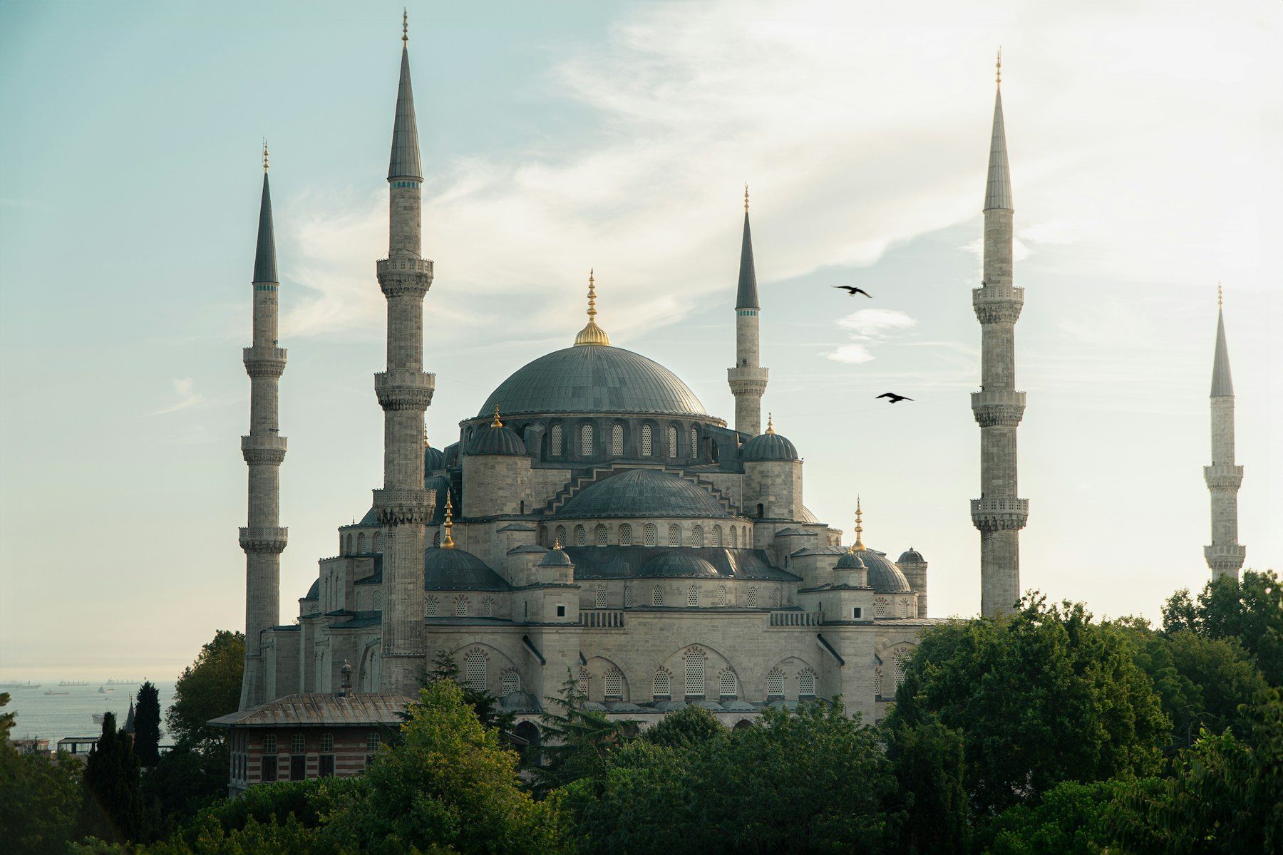 La Mezquita Azul de Estambul con sus minaretes